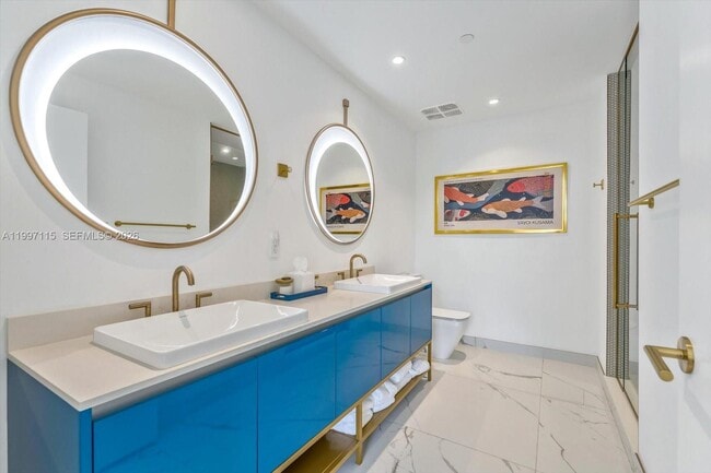 Building Photo - 2678 Tigertail Ave