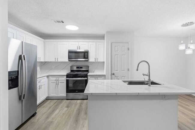 Building Photo - 420 Thistle Cove