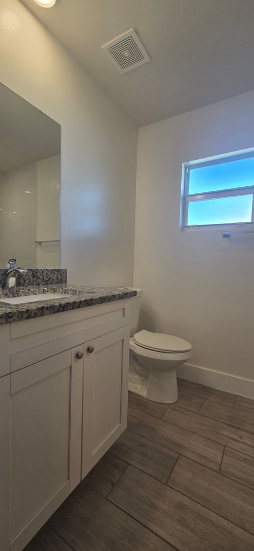 Building Photo - Duplex for rent