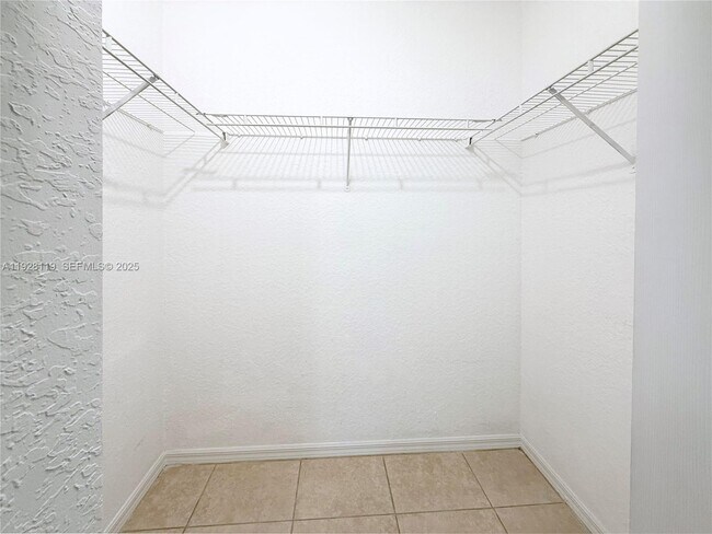 Building Photo - 308 Belmont Ln