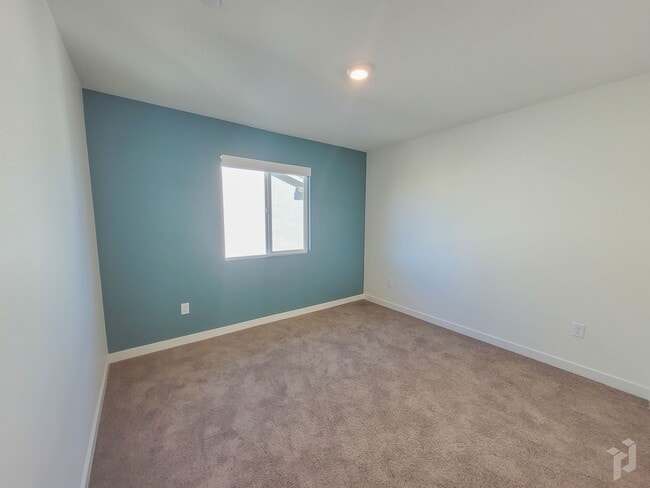 Building Photo - MOVE IN SPECIALL!!! $500 OFF FIRST MONTH'S RENT!