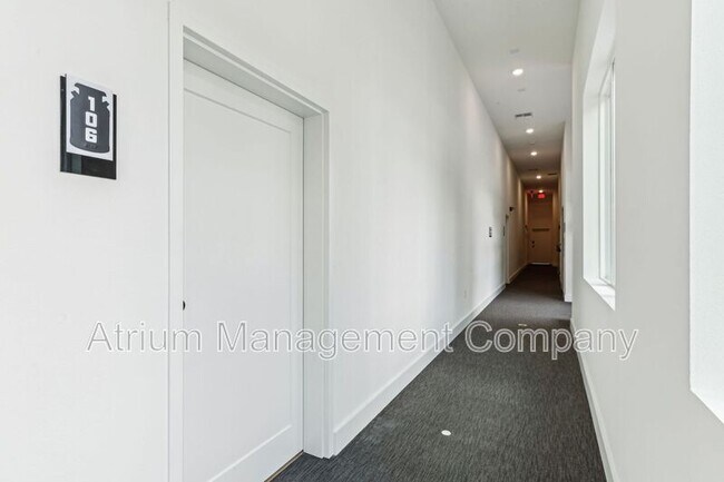 Building Photo - 221 S Bumby Ave