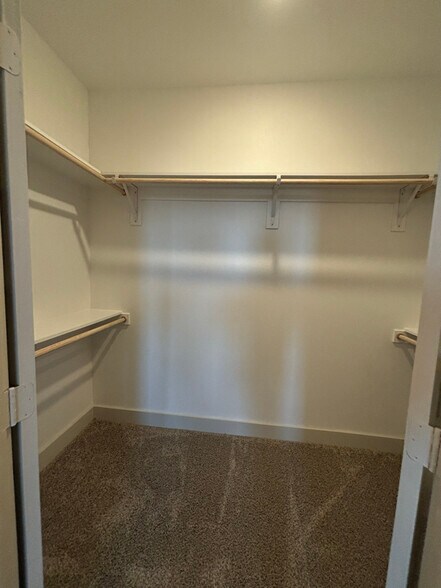 Building Photo - 216 Flint Rdg Rd