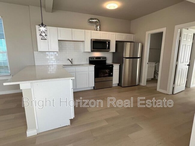 Building Photo - 3409 Valley Vista Dr