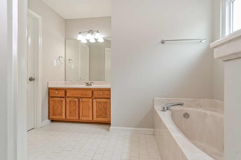 Building Photo - 9217 Lazzini Cove
