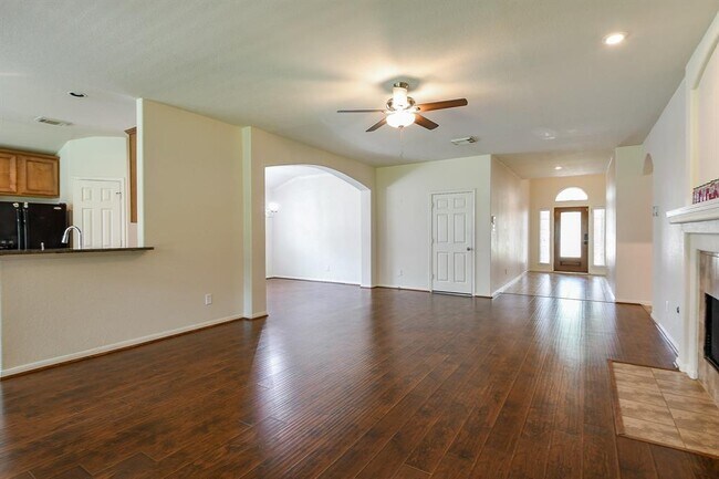 Building Photo - 2318 Appian Way