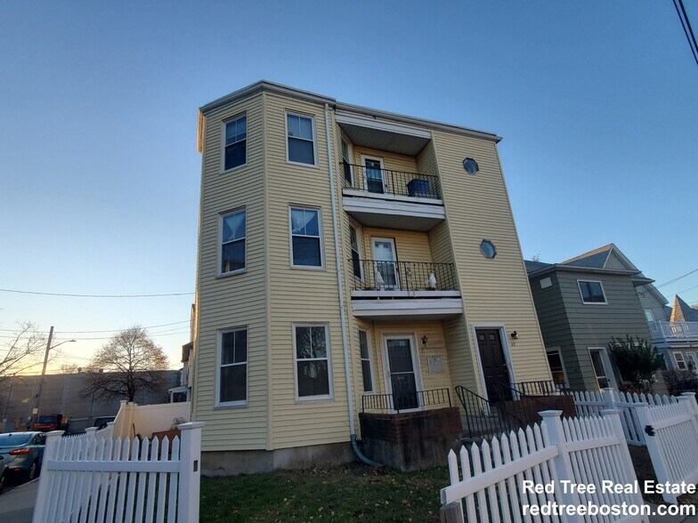 Building Photo - 71 Winchester St