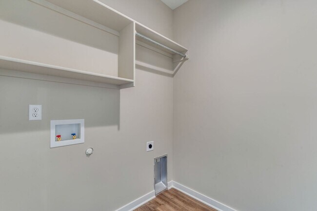 Building Photo - Area151-Cromwell Plan MODEL UNIT