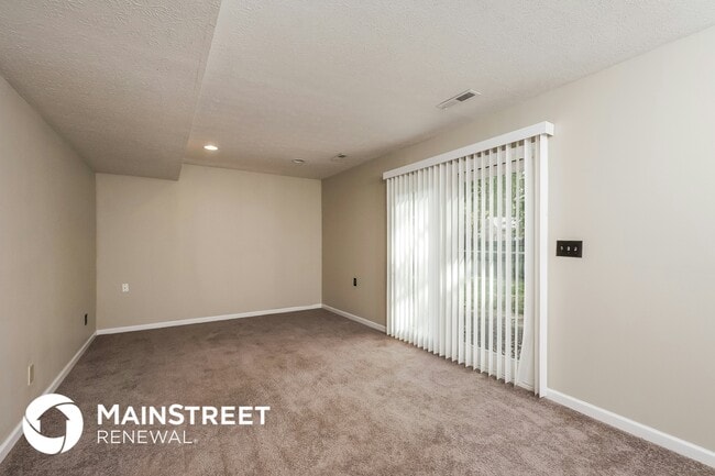 Building Photo - 8704 4 Oaks Ct