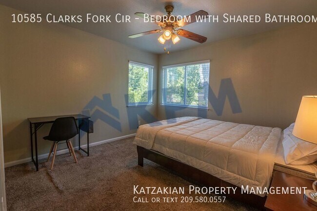 Building Photo - Bedroom with Shared Bathroom & Garage Space