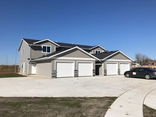 Building Photo - 2 Bed/1 Bath Upstairs Apartment in Brandon, SD!!