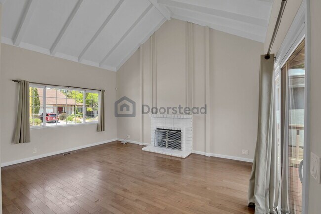 Building Photo - 1492 Via Cancion