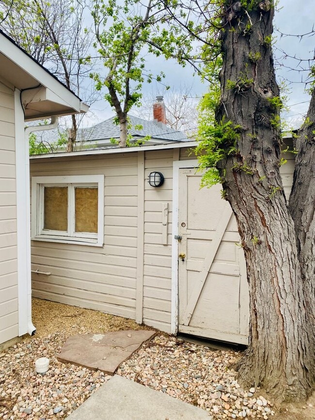 Building Photo - Available for 2026-2027 Fall Pre-Leasing! ...