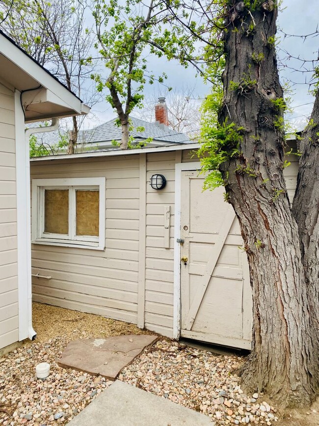 Building Photo - Historic Charm -Located Between CU Campus ...