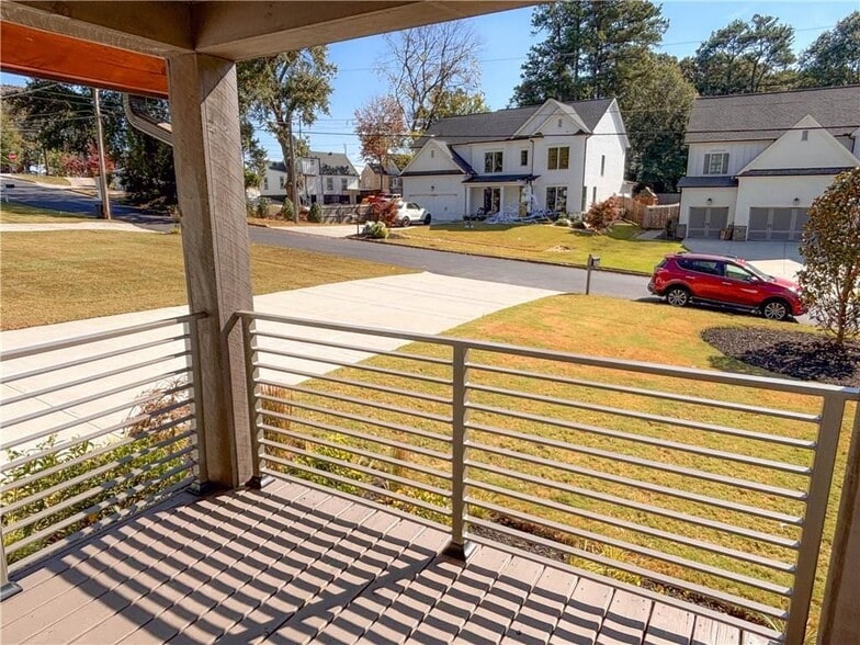 Building Photo - 1912 Canmont Dr NE