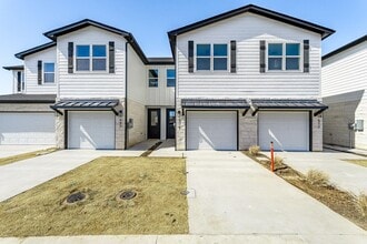Building Photo - 585 Galt Dr