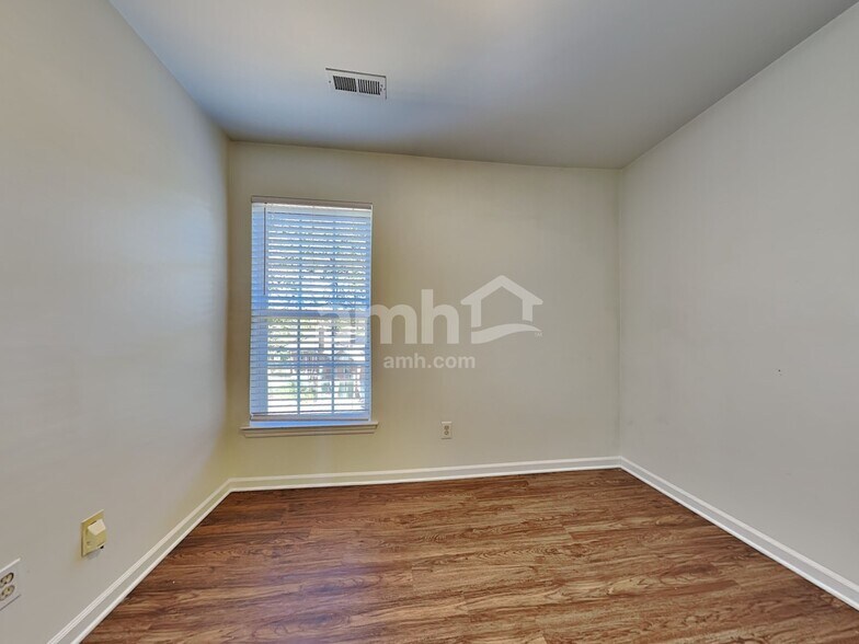 Building Photo - 1517 Braveheart Ln