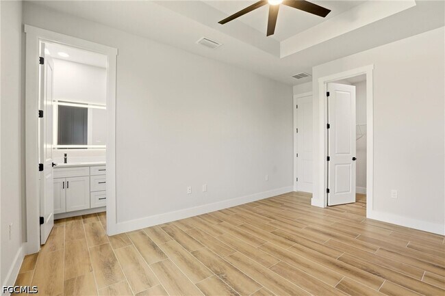 Building Photo - 2630 NW 23rd Ave