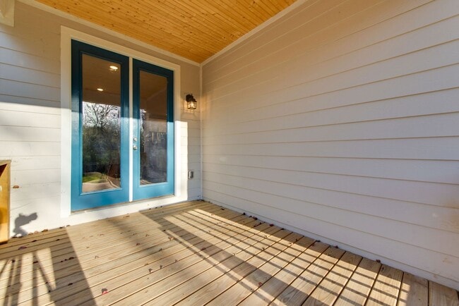 Building Photo - 515 Westboro Dr