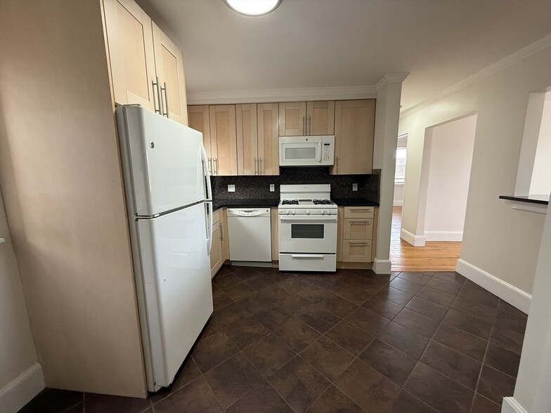 Building Photo - 493 Arborway