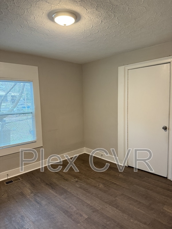 Building Photo - 4022 Young Ave