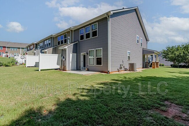 Building Photo - 195 Fair Orchard Way