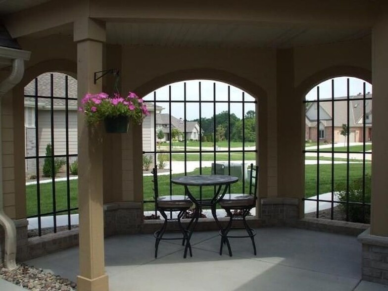 Building Photo - W163N5493 Westwind Dr