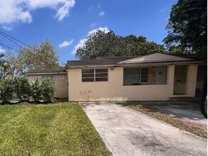 Building Photo - 1329 SW 75th Ave