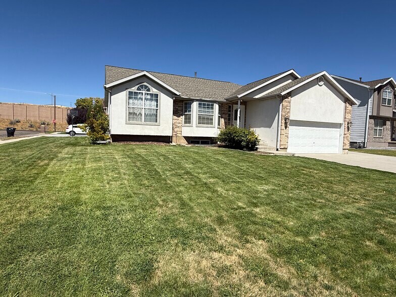 Building Photo - 4091 S 1100 W
