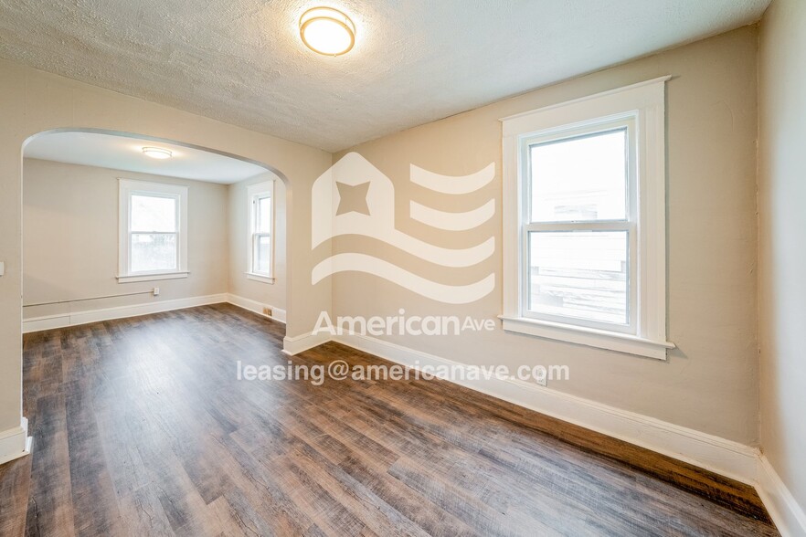 Building Photo - 177 Roycroft Dr