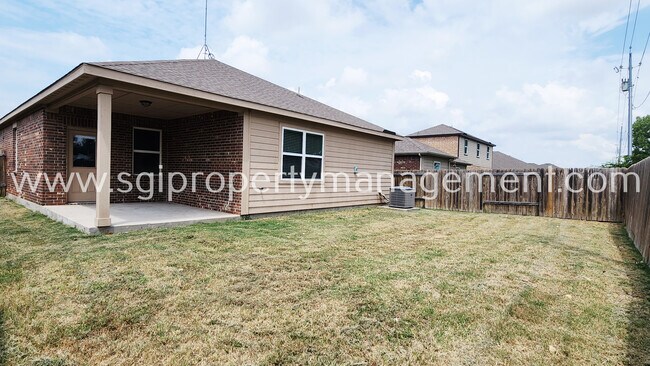 Building Photo - 333 Cedar Crk Dr