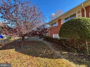 Building Photo - 2712 Finch St