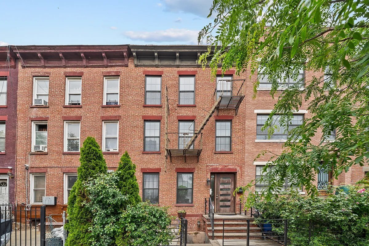 Building Photo - 1509 Dean St