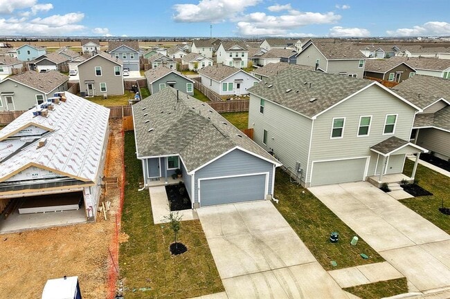 Building Photo - 23437 Firelight Dr