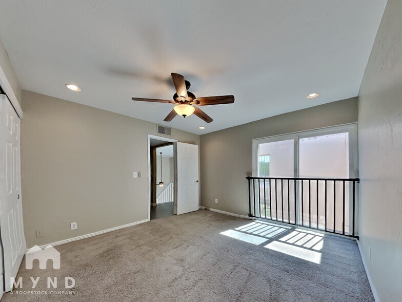 Building Photo - 930 S Dobson Rd