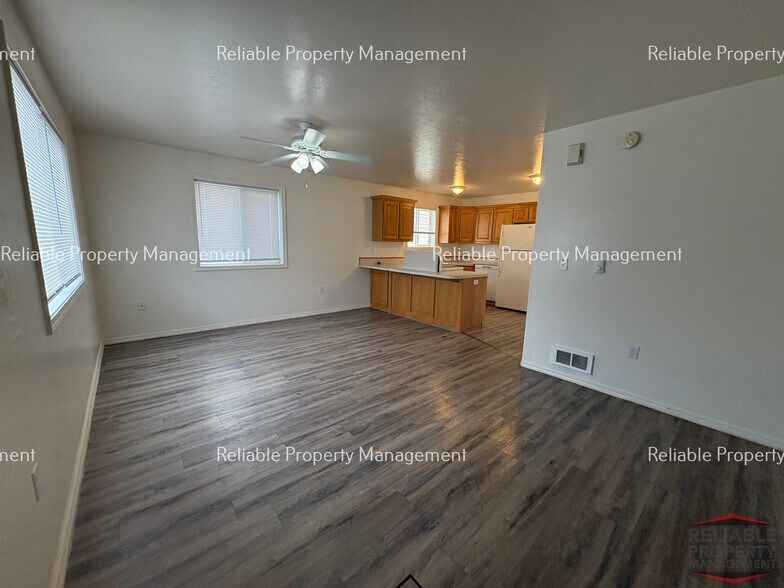 Building Photo - 230 W Anderson St