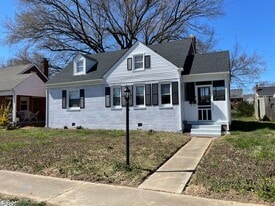 Building Photo - 112 E Roanoke St