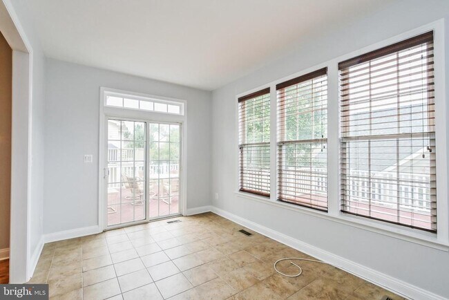 Building Photo - 6916 Birkenhead Pl