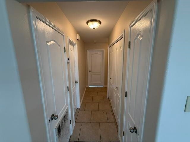 Building Photo - 2720 Camelot Dr
