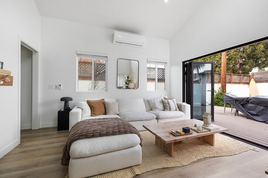 Building Photo - 236 Camellia Ln