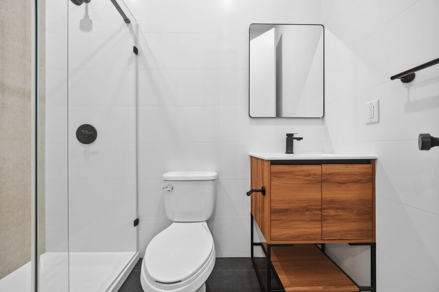 Building Photo - 379 Hawthorne St