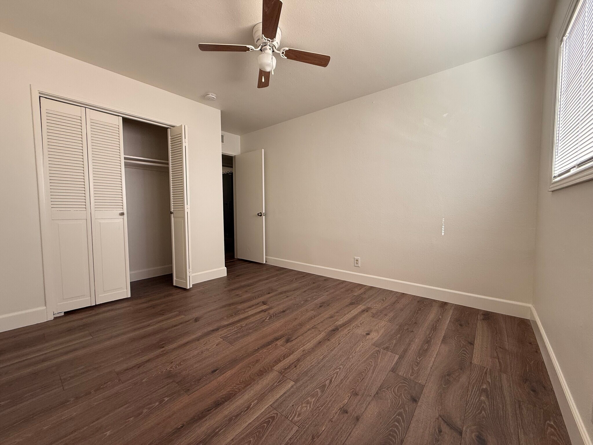 Building Photo - 15510 Oakbury Dr