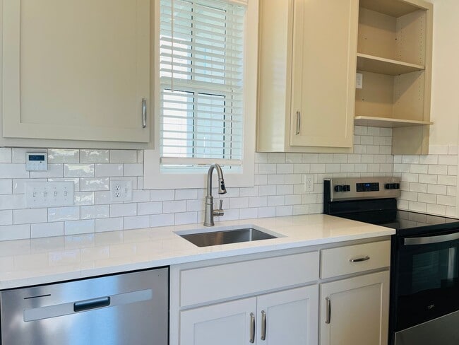 Building Photo - New Construction! 3 bedroom 2 bathroom home in Lagrange! Must see!