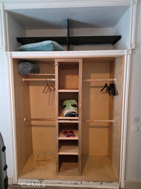 Building Photo - 917 Helmsdale Ave