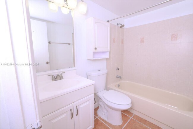 Building Photo - 8873 Fontainebleau Blvd