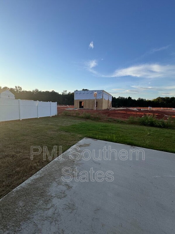 Building Photo - 37 Snowmill Rd