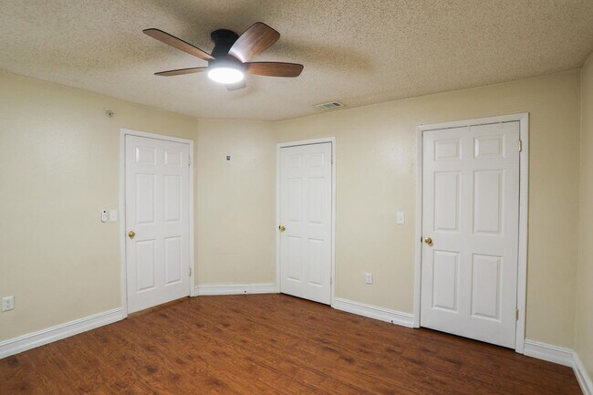 Building Photo - 974 Leeward Pl