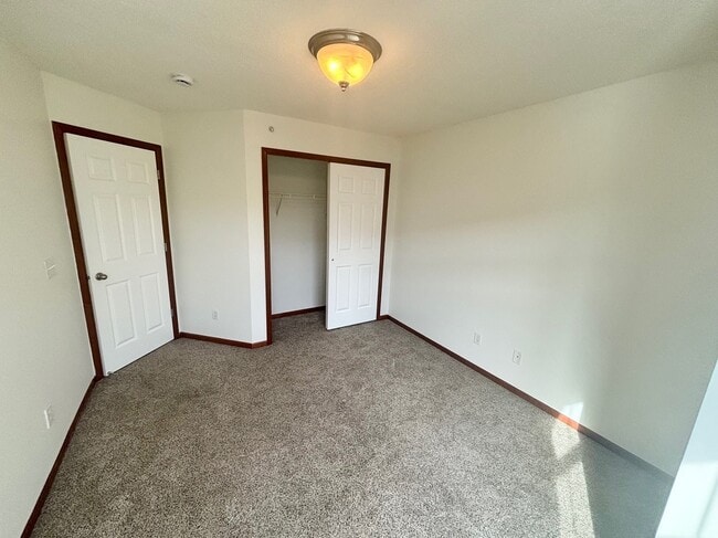 Building Photo - 15573 Junegrass Ln