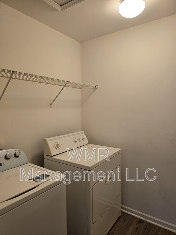 Building Photo - 912 Sherman St