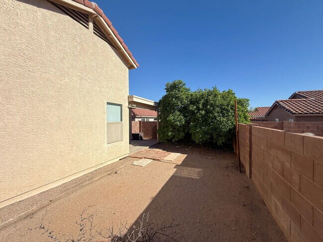 Building Photo - 3933 W Rock Basin Ln